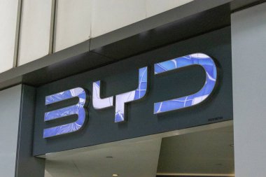 Singapur - 31 Mayıs 2025: Singapur 'daki BYD galerisi. BYD, 2024 yılında Singapur 'da en çok satan otomobil markasıydı.