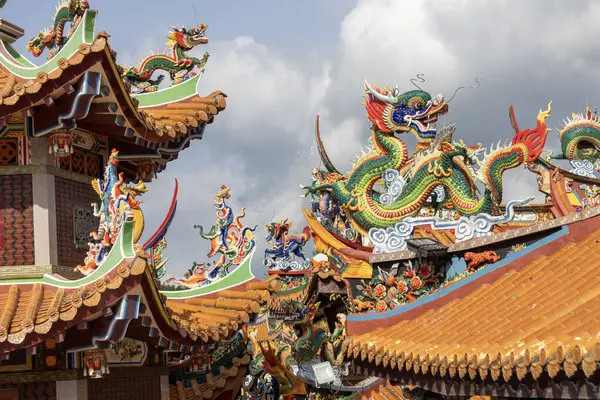 Kuala Pilah, Malezya - 10 Mayıs 2025: Malezya 'nın Kuala Pilah kentinde bulunan Si Thian Kong manzarası. Tanrı 'nın bu tapınakta taptığı ana ilah Dokuz İmparator Tanrısıdır.