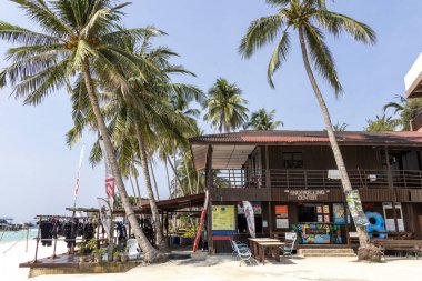 Redang Adası, Malezya - 14 Haziran 2025: Redang Adası, Malezya. Redang Adası Malezya 'nın popüler bir adasıdır. Dalış, şnorkelle yüzme ve plajların keyfini çıkarmak için..