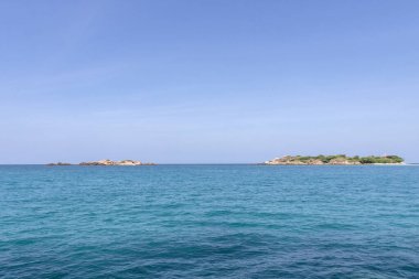 Malezya, Redang Adası civarındaki küçük bir ada. Redang Adası kristal berrak suyu ve beyaz kumlu plajlarıyla tanınır.