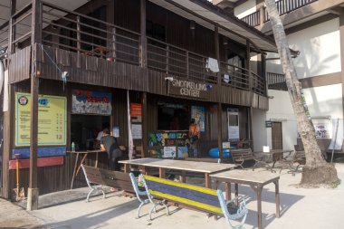 Redang Adası, Malezya - 16 Haziran 2025 Redang Adası 'ndaki bir tatil köyünde şnorkelle yüzme merkezi. Şnorkelle yüzmek adada popüler bir etkinliktir..