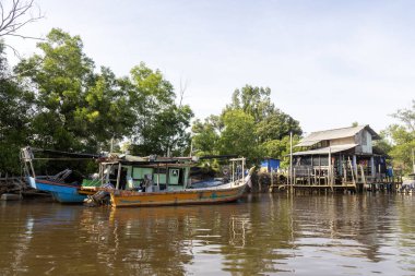 Merang, Malezya - 16 Haziran 2025: Terengganu, Malezya 'daki Merang iskelesinin görüntüsü. Merang Jetty, Malezya 'nın Terengganu eyaletinde yer alan küçük bir liman.