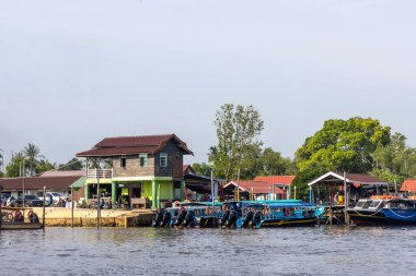 Merang, Malezya - 16 Haziran 2025: Terengganu, Malezya 'daki Merang iskelesinin görüntüsü. Merang Jetty, Malezya 'nın Terengganu eyaletinde yer alan küçük bir liman.