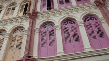 Singapur - 12 Temmuz 2025: Çin Mahallesi, Singapur 'daki eski miras binaları.