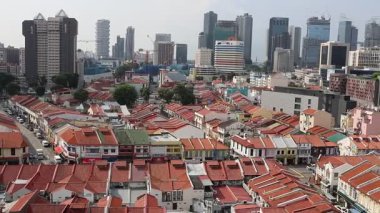 Singapur - 25 Haziran 2025: Singapur 'daki Küçük Hindistan manzarası. Renkli binaları, Hint tapınaklarını, Hint yemeklerini ve alışveriş merkezlerini deneyebilirsiniz.