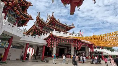 Kuala Lumpur, Malezya-15 Ağustos 2025: Thean Hou Tapınağı Kuala Lumpur, Malezya. Tapınak, Çin deniz tanrıçası Mazu 'ya adanmış altı katlı bir tapınaktır.