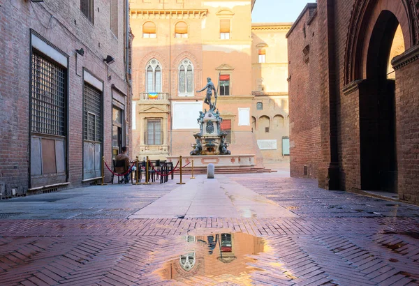 Neptunus Källa Reflektion Vattnet Statyn Bologna Italien — Stockfoto