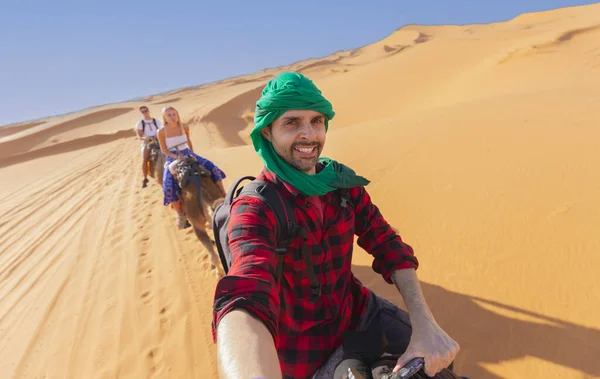 Man Enjoying Excursion Group While Riding Camel Desert — Stock Photo, Image
