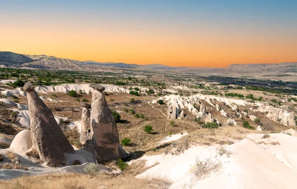 Prachtig Landschap Cappadocië Steen Oude Grot Huis Met Paard Tour — Stockfoto