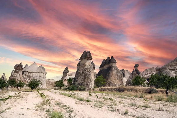 Prachtig Landschap Cappadocië Steen Oude Grot Huis Met Paard Tour — Stockfoto