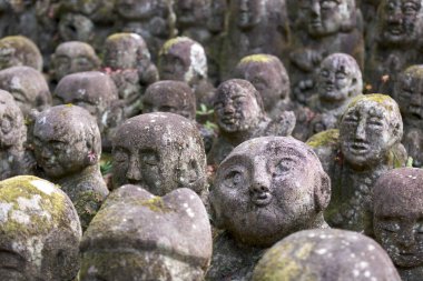 Otagi Nenbutsu-ji Tapınağının Buda heykeli. Sagano, Kyoto, Japonya.