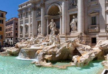 Roma Trevi Çeşmesi 'nin (Fontana di Trevi) Roma' daki manzarası. Trevi, Roma 'nın en ünlü çeşmesidir. Roma 'nın mimarisi ve simgesi.