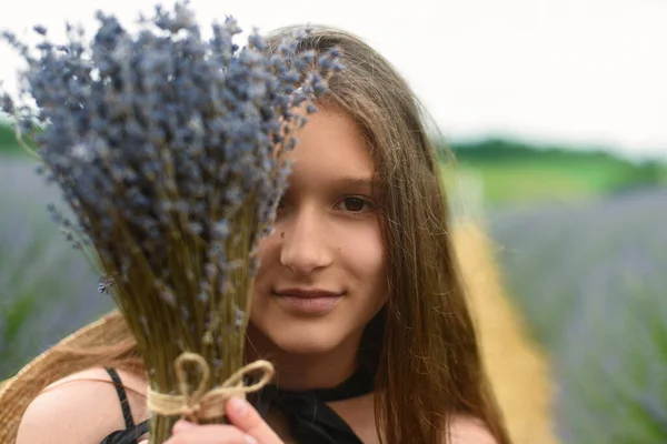 Beautiful Girl Long Hair Lavender Field Beautiful Girl Hat Summer — Stock Photo, Image