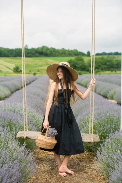 Beautiful Girl Long Hair Lavender Field Beautiful Girl Hat Summer — Stock Photo, Image