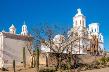 Tucson, AZ, ABD - 1 Nisan 2022 San Xavier del Bac Misyon Kilisesi