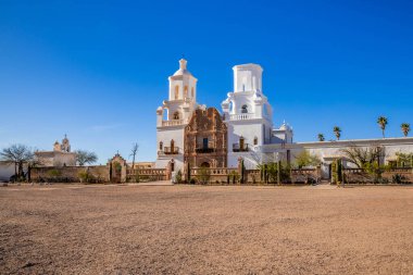 Tucson, AZ, ABD - 1 Nisan 2022 San Xavier del Bac Misyon Kilisesi