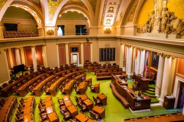 Minnesota, MN, ABD - 8 Haziran 2022: Minnesota Eyalet Meclisi 'nin büyük toplantı salonu