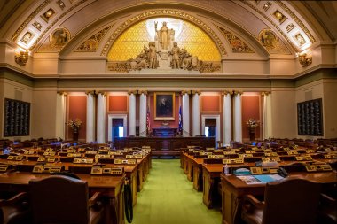 Minnesota, MN, ABD - 8 Haziran 2022: Minnesota Eyalet Meclisi 'nin büyük toplantı salonu