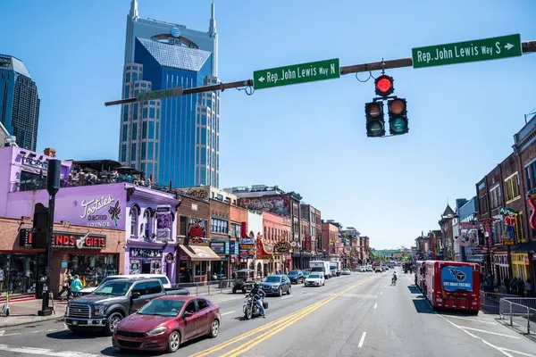 Nashville, TN, ABD - 29 Haziran 2022: Country müziği, gelişen pop ve rock sahneleriyle bilinen bir yer