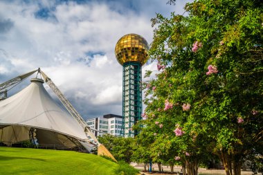 Knoxville, TN, ABD - 9 Temmuz 2022: The Sunsphere, bir cam küre