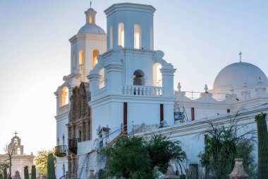 Tucson, AZ, ABD - 4 Mayıs 2023: San Xavier del Bac Misyon Kilisesi