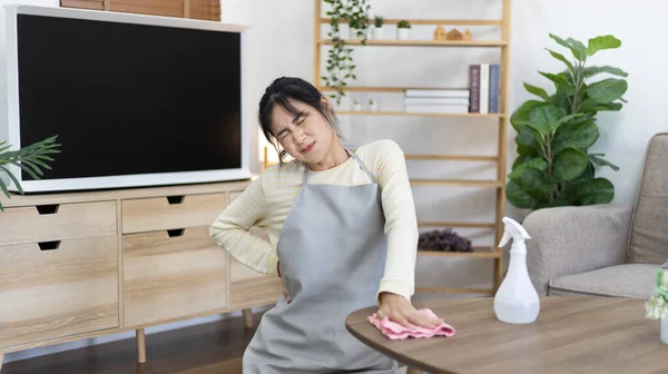 Housewife Back Pain Shoulder Pain Doing Hard Housework Weekends Big — Stockfoto