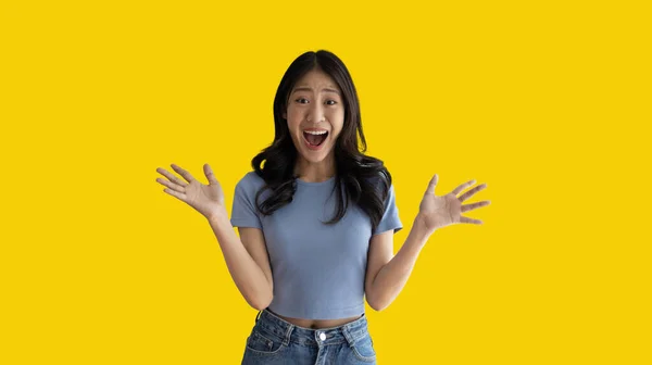 Asian Woman Acting Shocked Surprised Isolated White Background Looking Camera — Foto de Stock