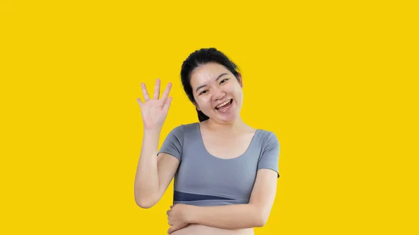 Saludando Mano Hola Mujer Asiática Sonriendo Saludo Amistoso Hola Encantado —  Fotos de Stock