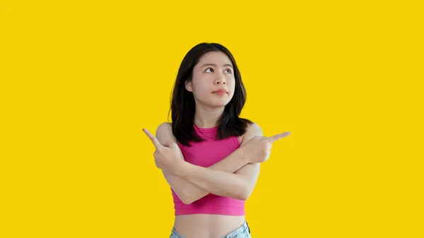 Asian Woman Pointing Finger Inviting Click Here Recommended Follow Direction — Stock Photo, Image