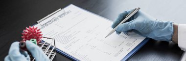 Bilim insanları ya da hekimler, yeni bir virüs türü olan Aşı Araştırma ve Bilim Konseptine karşı aşı hazırlamak için tüp bebek kan örneğini analiz ediyor..