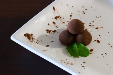 Geleneksel Brezilya kakaolu Brigadeiro Nane Şekeri Taşakları