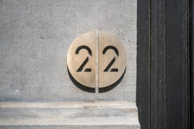 22 numaralı modern ev, iki ayrı metal daireden oluşmuş..