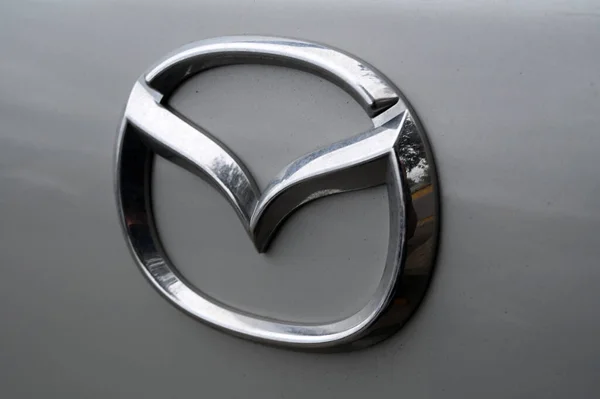 Mazda Logo Del Coche Cerca — Foto de Stock