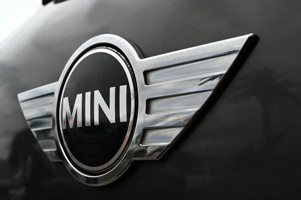 Mini Car Logo Close — Stock Photo, Image
