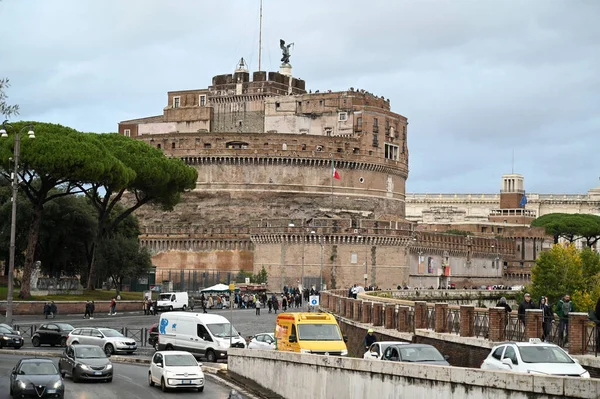 Castel Sant Angelo Στη Ρώμη Και Την Κυκλοφορία — Φωτογραφία Αρχείου