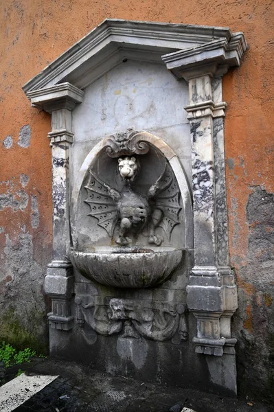 Der Drachenbrunnen Rom — Stockfoto