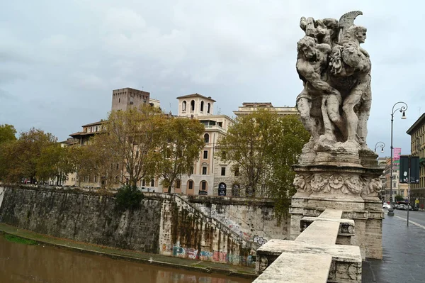 罗马Vittorio Emanuele桥雕像 — 图库照片
