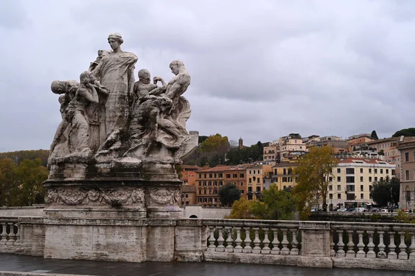 罗马Vittorio Emanuele桥雕像 — 图库照片