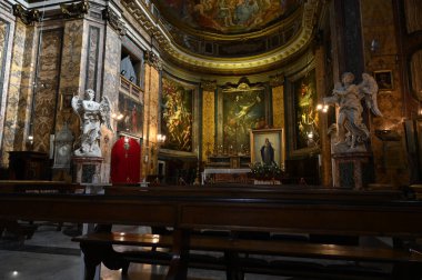 Roma 'daki Sant' Andrea delle Fratte Bazilikasının iç manzarası