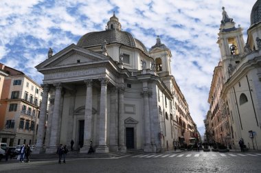Santa Maria Bazilikası Montesanto Piazza del Popolo 'da