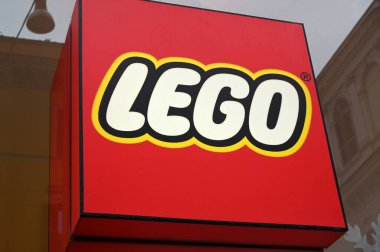 Roma 'daki bir mağazanın lego işareti