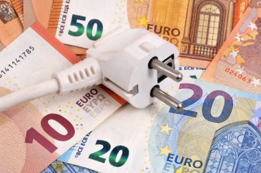 Banknotlarda uzatma kablosu olan elektrik harcamaları kavramı