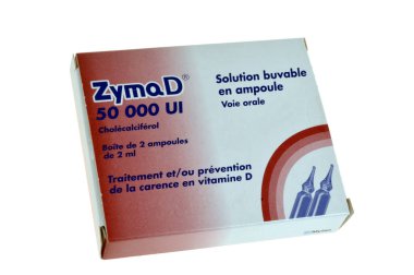 Box of ZYMAD 50 000 IU in oral solution in ampoules on a white background 