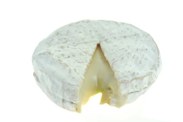 Fransız Kremalı Keçi Peyniri Beyaz Arka Planda Kapanıyor — Stok fotoğraf