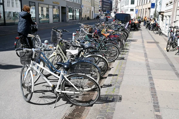 Парковка Велосипедов Улице Копенгагене — стоковое фото