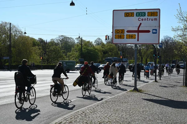 Cyclistes Sur Une Piste Cyclable Long Boulevard Copenhague — Photo