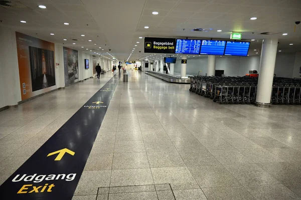 Koppenhágai Repülőtér Kijáratához Vezető Folyosó — Stock Fotó