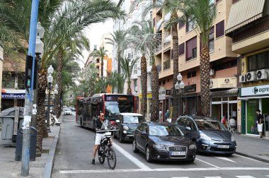 Calderon de la Barca Caddesi, Alicante şehir merkezinde.