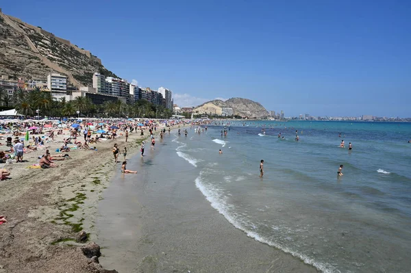 Postiguet Pláž Alicante Svými Turisty Pod Sluncem Costa Blanca — Stock fotografie