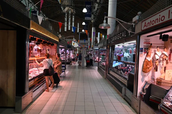 Καταστήματα Και Πελάτες Στην Κεντρική Αγορά Του Αλικάντε — Φωτογραφία Αρχείου